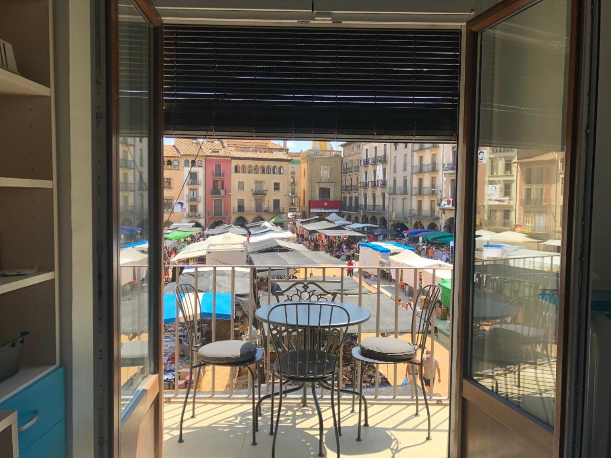 Apartaments Vicus 3 Con Vistas A La Plaza Mayor De فيك المظهر الخارجي الصورة