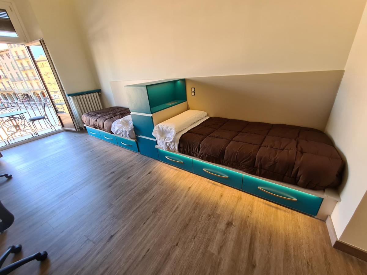 Apartaments Vicus 3 Con Vistas A La Plaza Mayor De فيك المظهر الخارجي الصورة