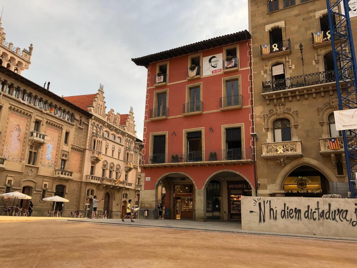 Apartaments Vicus 3 Con Vistas A La Plaza Mayor De فيك المظهر الخارجي الصورة