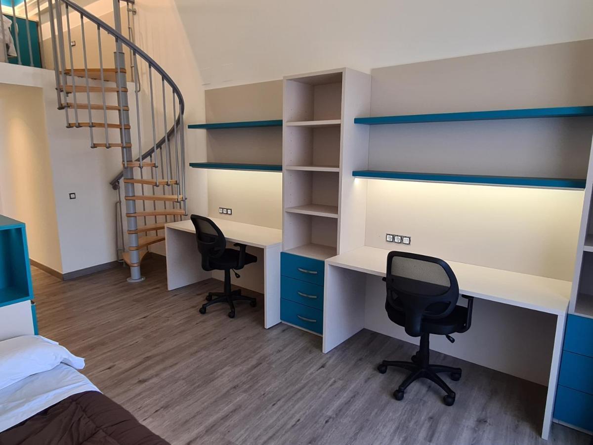 Apartaments Vicus 3 Con Vistas A La Plaza Mayor De فيك المظهر الخارجي الصورة